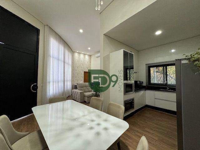 Casa de Condomínio à venda com 3 quartos, 250m² - Foto 9