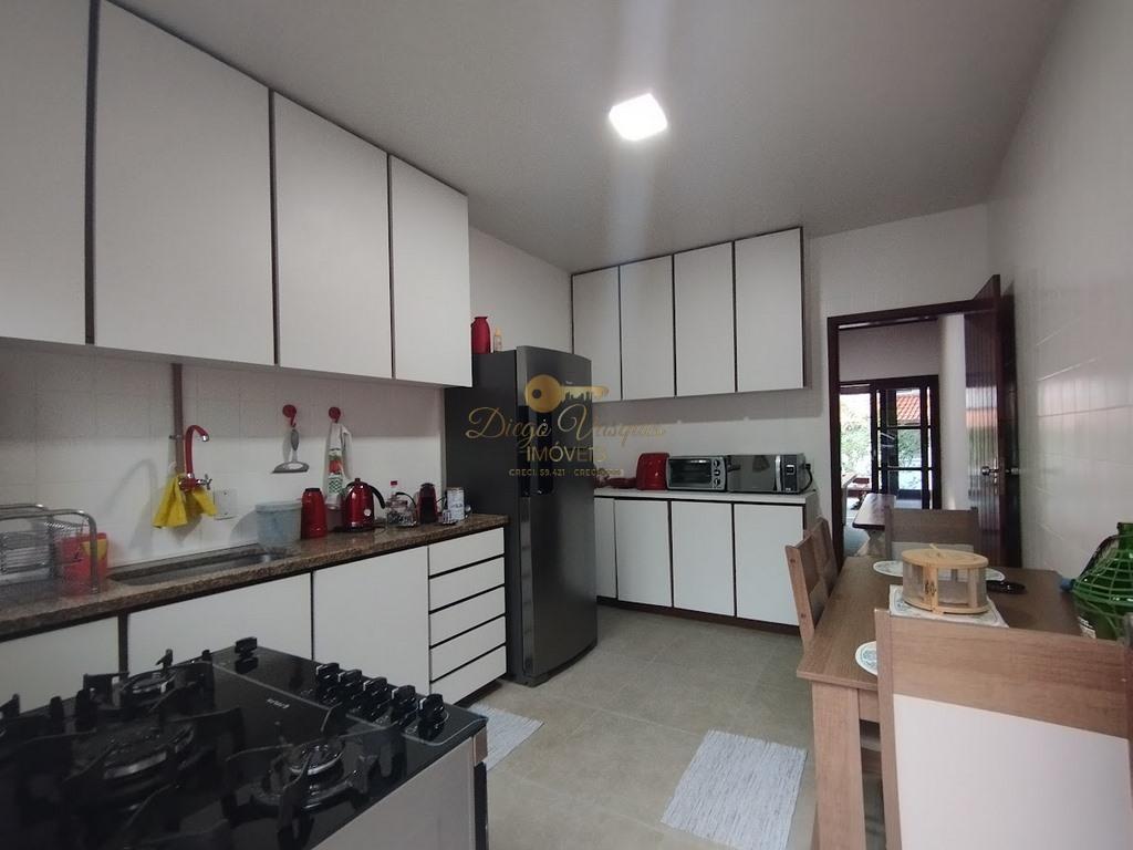 Casa de Condomínio à venda com 4 quartos, 570m² - Foto 19