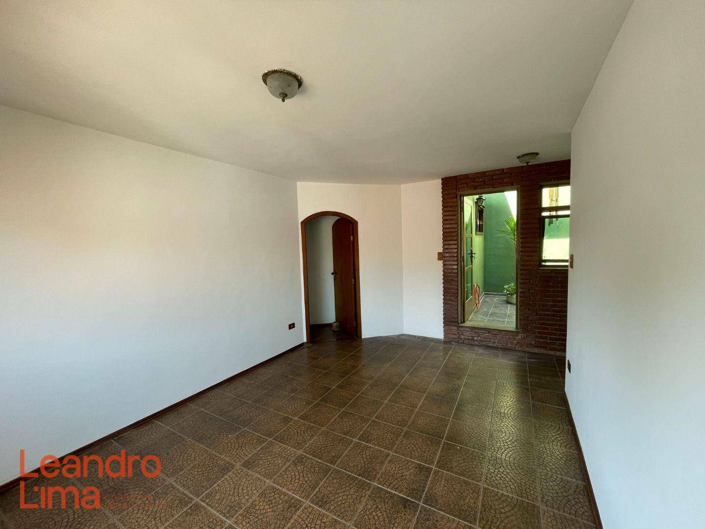 Casa à venda com 4 quartos, 350m² - Foto 18