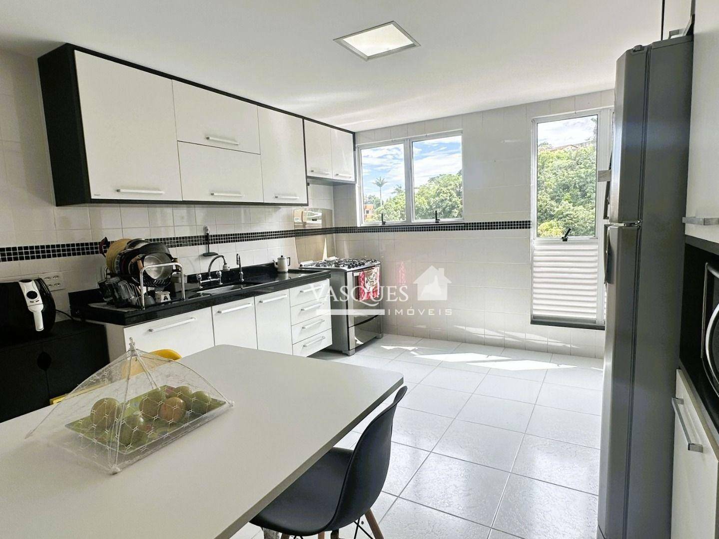 Apartamento à venda com 3 quartos, 142m² - Foto 12