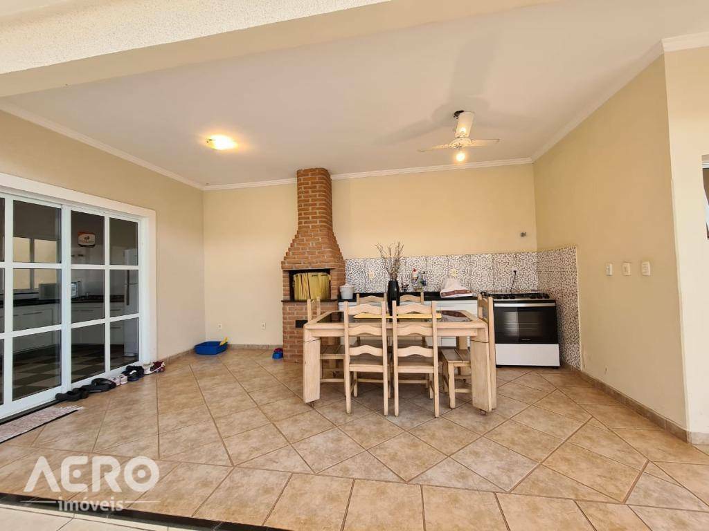 Casa à venda com 3 quartos, 275m² - Foto 2