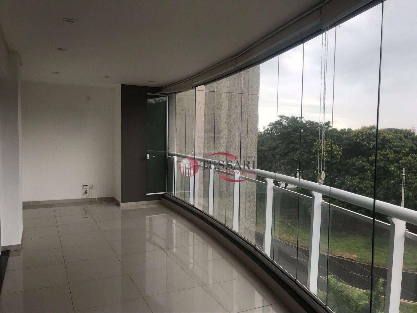 Apartamento à venda com 3 quartos, 160m² - Foto 2