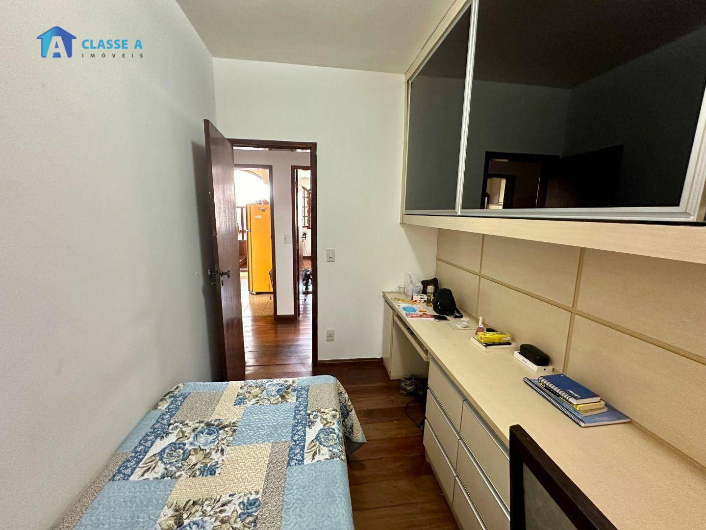 Casa à venda com 3 quartos, 234m² - Foto 16