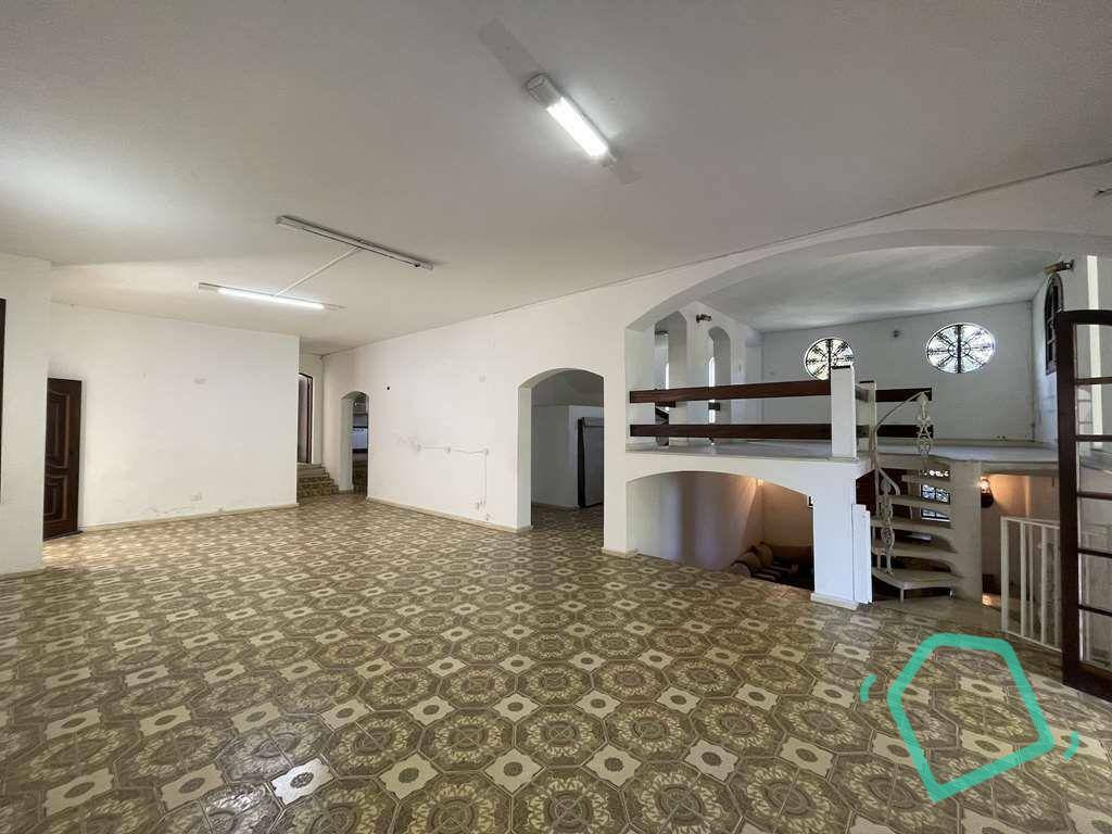 Casa à venda e aluguel com 4 quartos, 1100m² - Foto 8