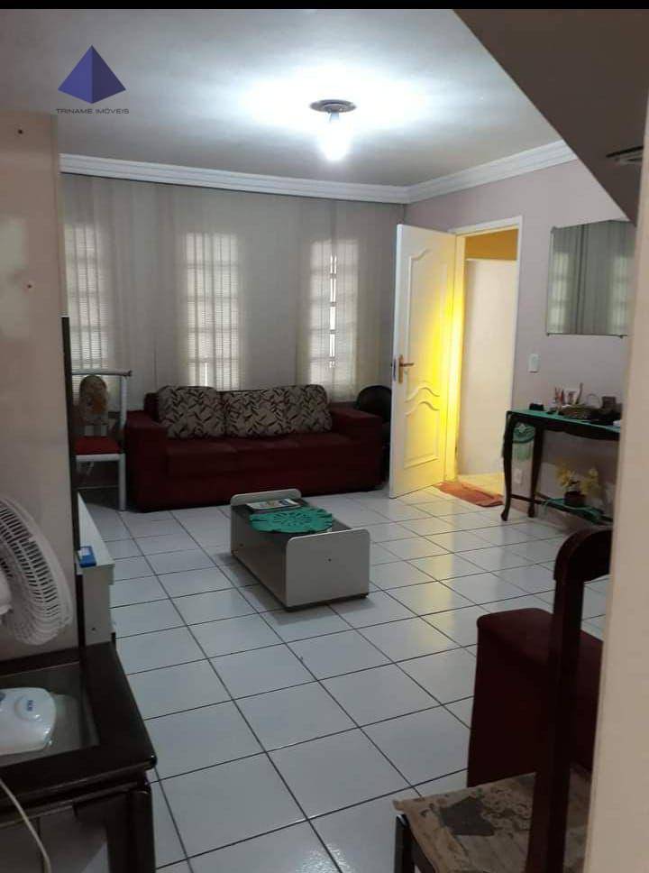 Casa à venda com 3 quartos, 151m² - Foto 1