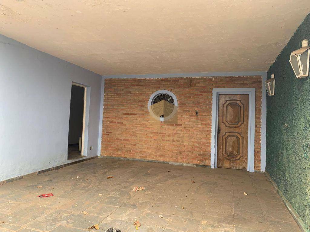 Casa à venda com 4 quartos, 156m² - Foto 2