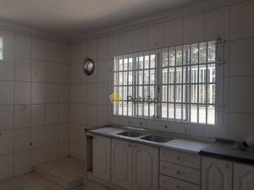 Sobrado para alugar com 3 quartos, 180m² - Foto 33