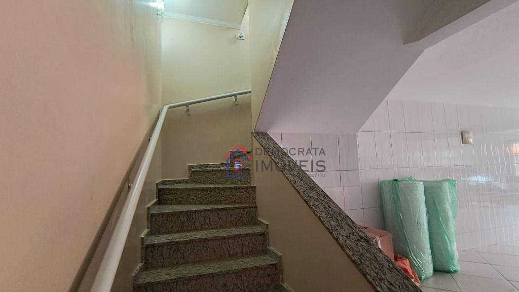 Sobrado à venda com 4 quartos, 182m² - Foto 59