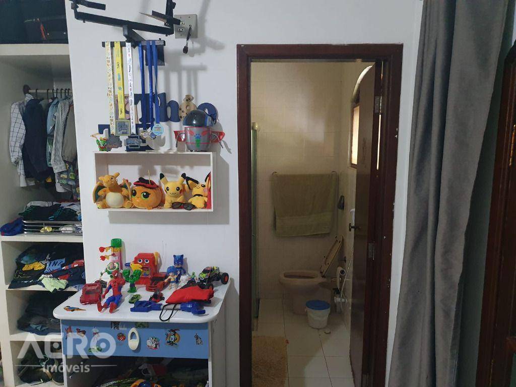 Chácara à venda com 4 quartos, 590m² - Foto 17