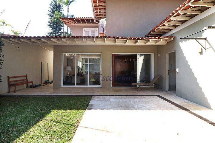 Casa à venda com 3 quartos, 351m² - Foto 1