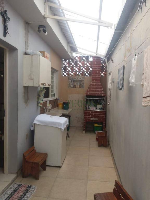 Casa à venda com 2 quartos, 79m² - Foto 3