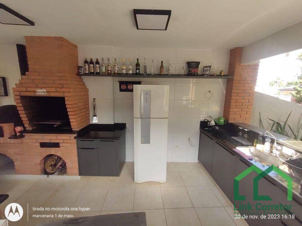 Casa para alugar com 4 quartos, 234m² - Foto 23