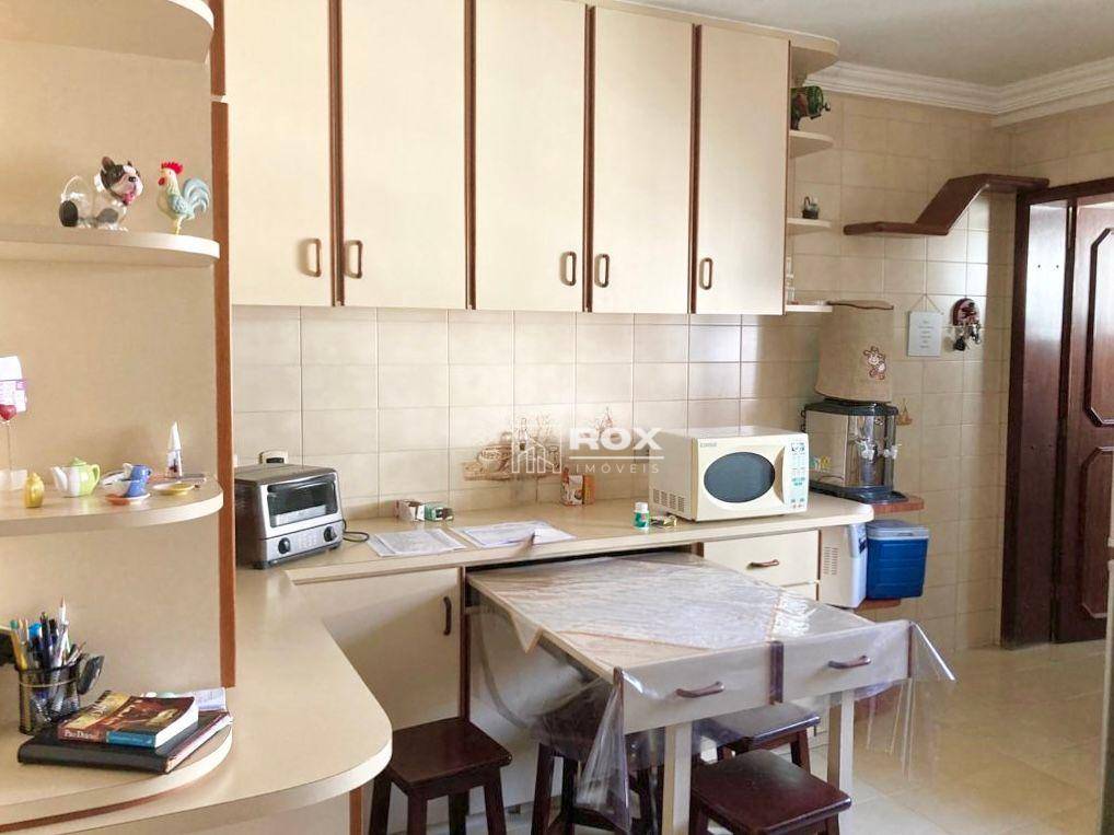 Apartamento à venda com 3 quartos, 179m² - Foto 10