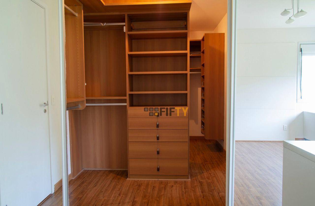 Apartamento para alugar com 4 quartos, 246m² - Foto 14