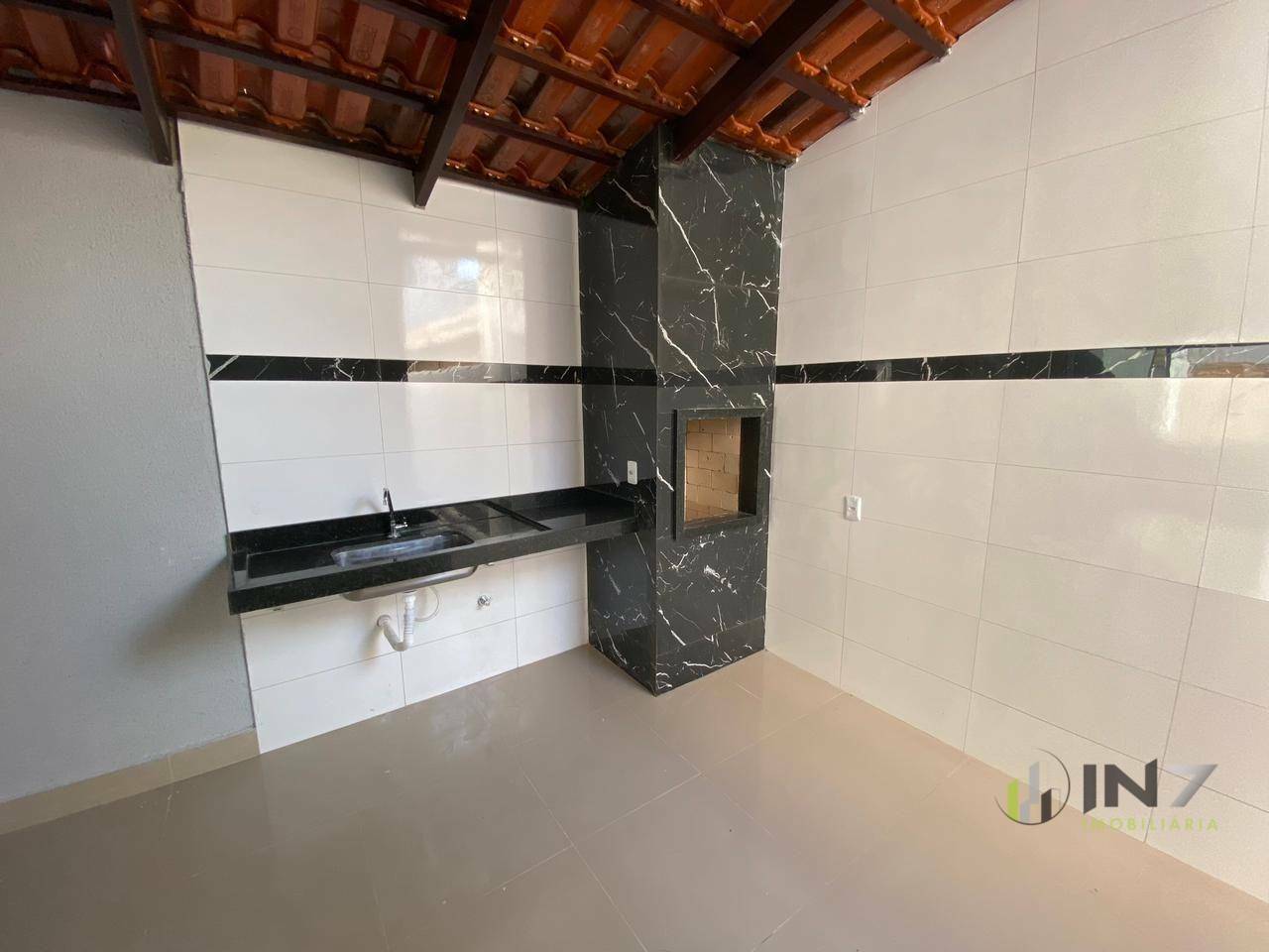 Casa à venda com 3 quartos, 129m² - Foto 1