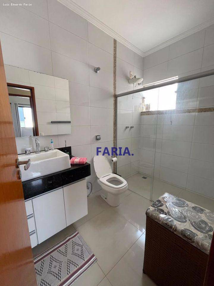 Casa à venda com 3 quartos, 200m² - Foto 15