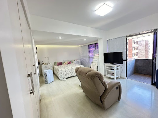 Apartamento à venda com 3 quartos, 214m² - Foto 10