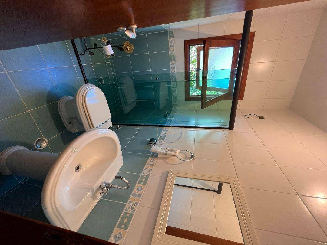 Casa de Condomínio à venda com 4 quartos, 300m² - Foto 18