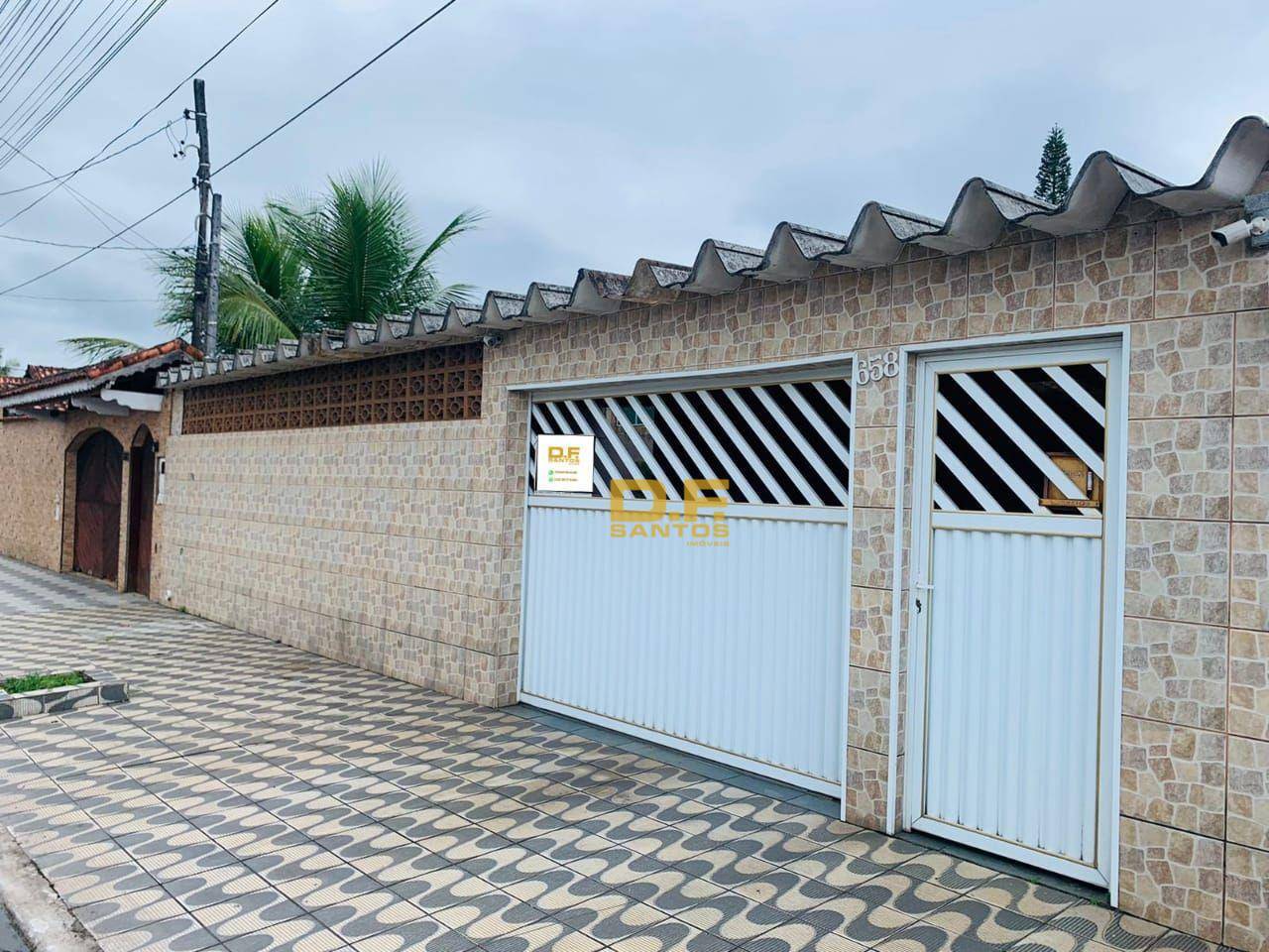 Casa à venda com 2 quartos, 160m² - Foto 1