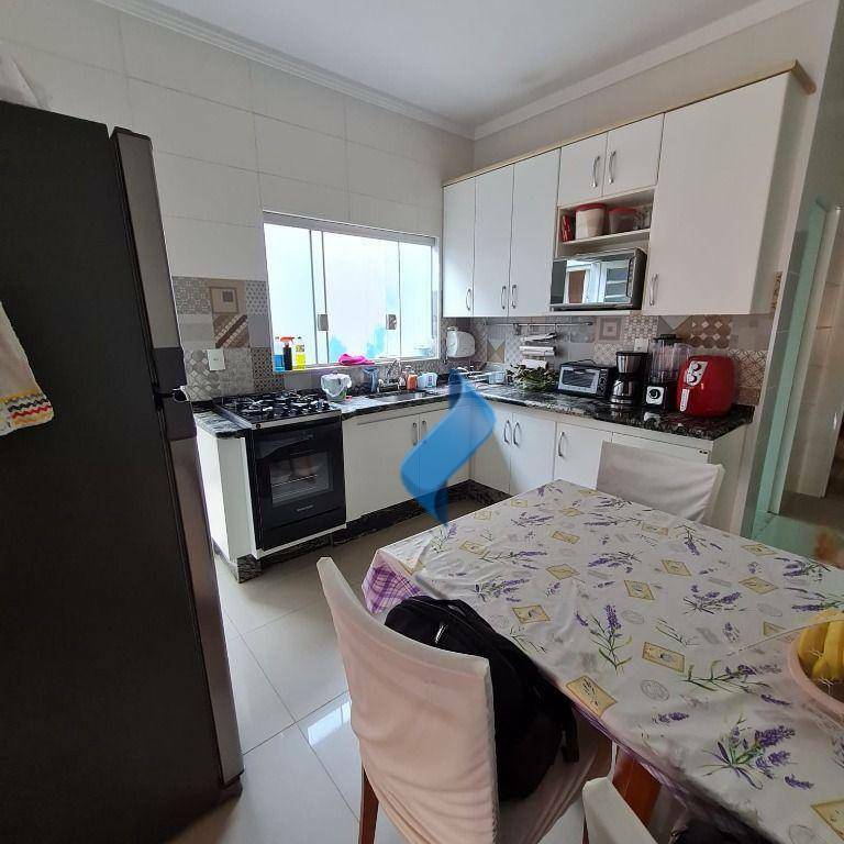 Casa à venda com 3 quartos, 150m² - Foto 16