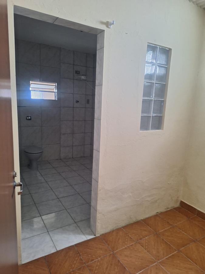 Casa para alugar com 2 quartos, 200m² - Foto 9