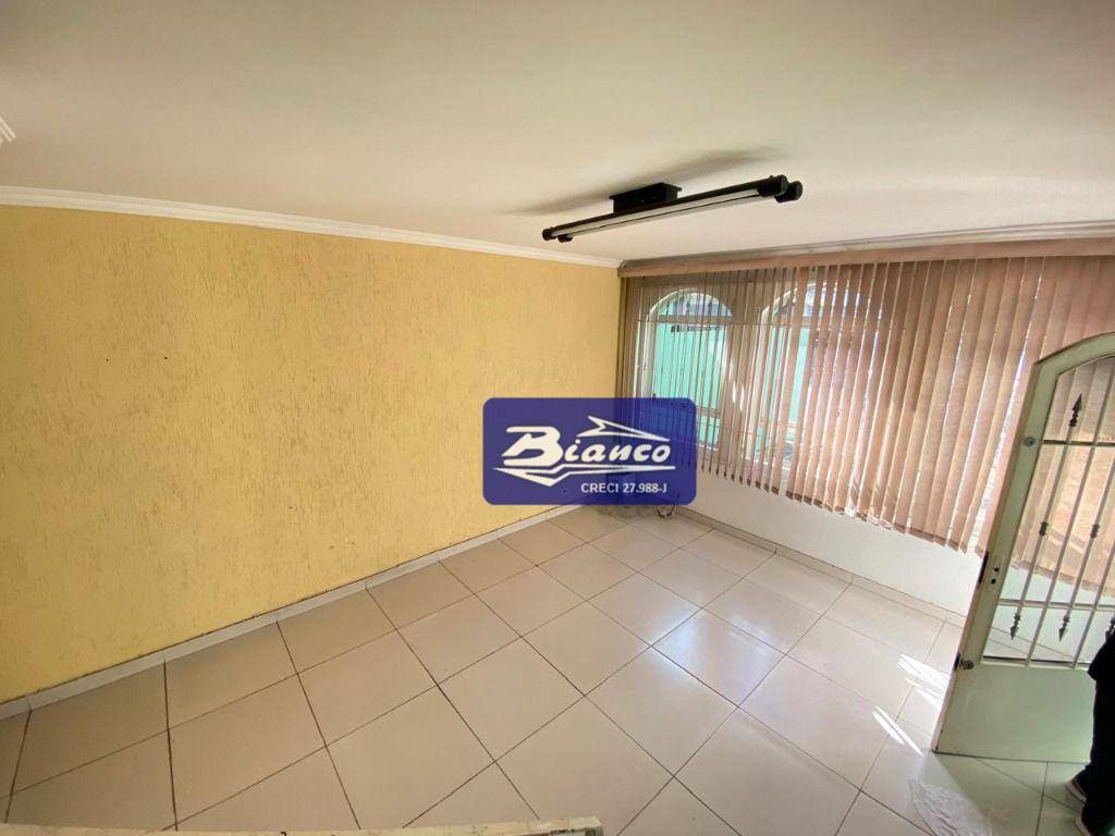 Sobrado à venda e aluguel com 3 quartos, 200m² - Foto 4