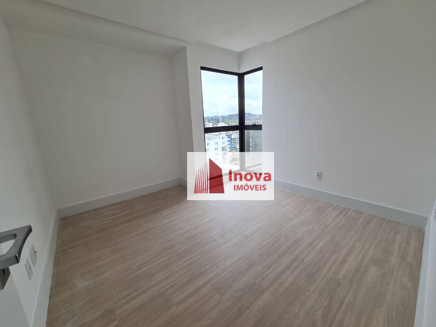 Apartamento à venda com 4 quartos, 225m² - Foto 23