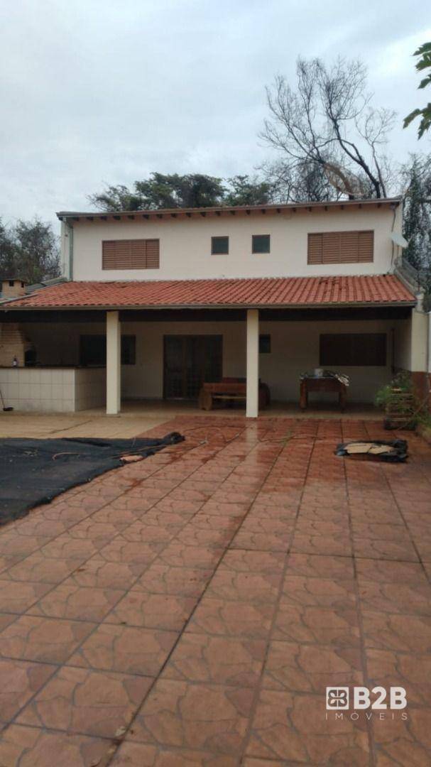 Chácara à venda com 3 quartos, 225m² - Foto 1