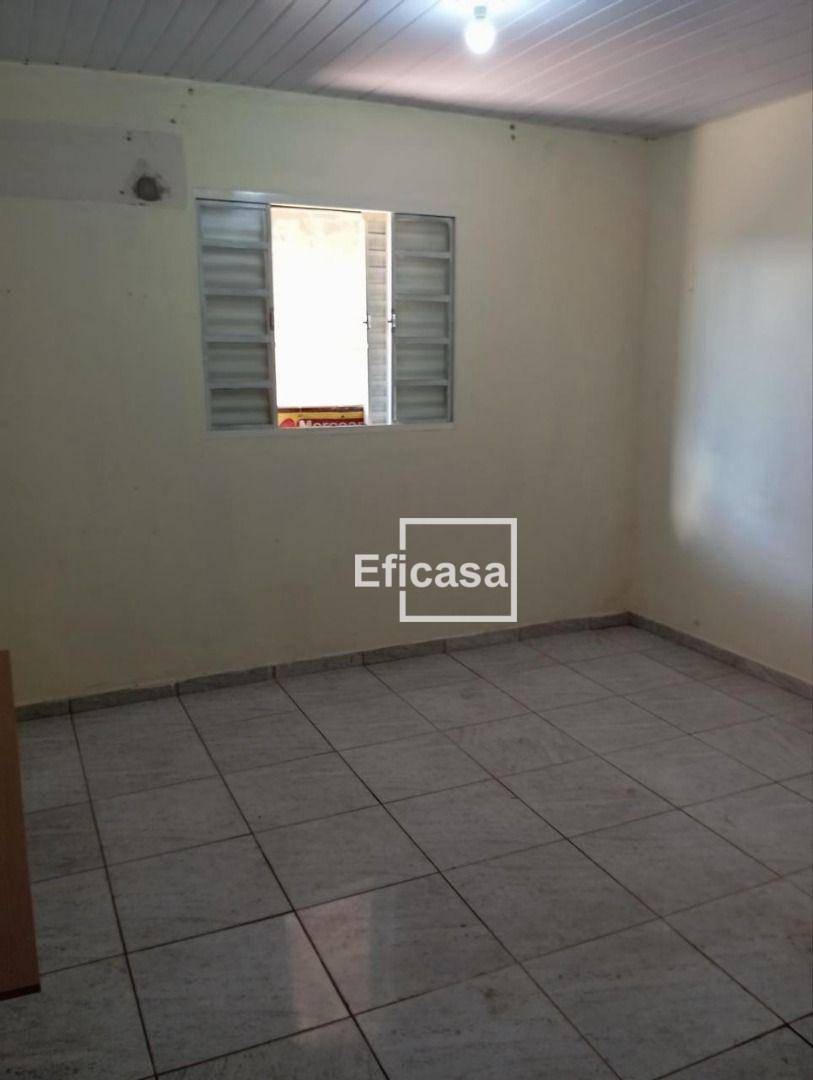 Casa à venda com 2 quartos, 120m² - Foto 2