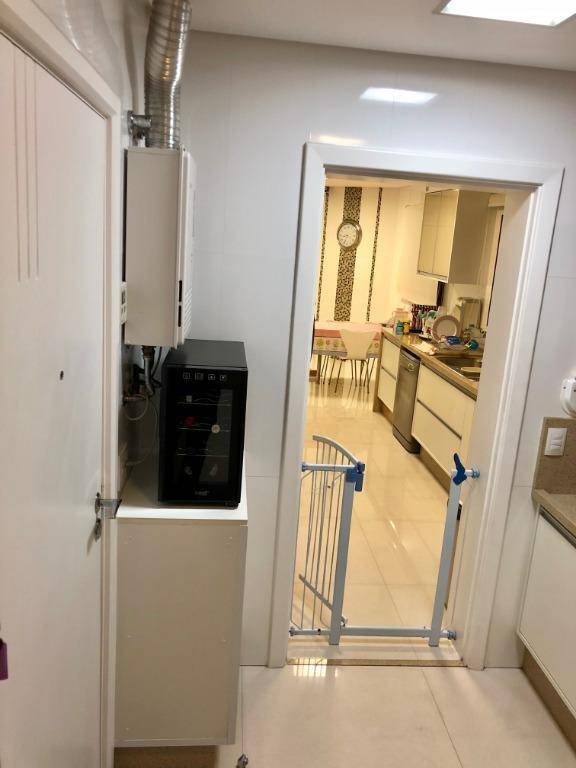 Apartamento à venda com 3 quartos, 233m² - Foto 26