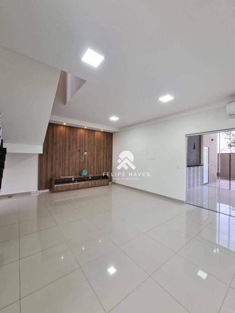 Casa à venda com 3 quartos, 213m² - Foto 3