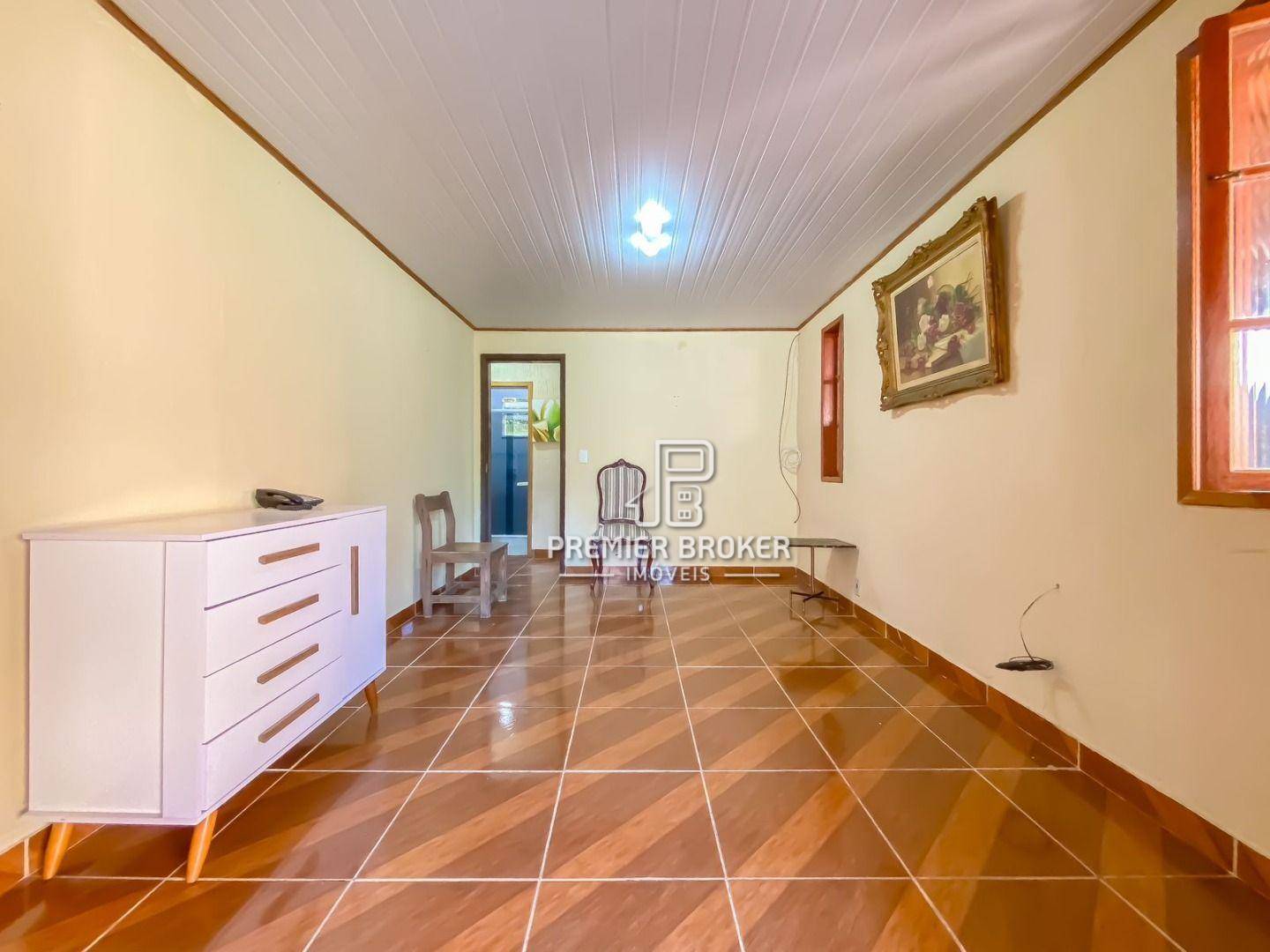 Casa à venda com 2 quartos, 100m² - Foto 2