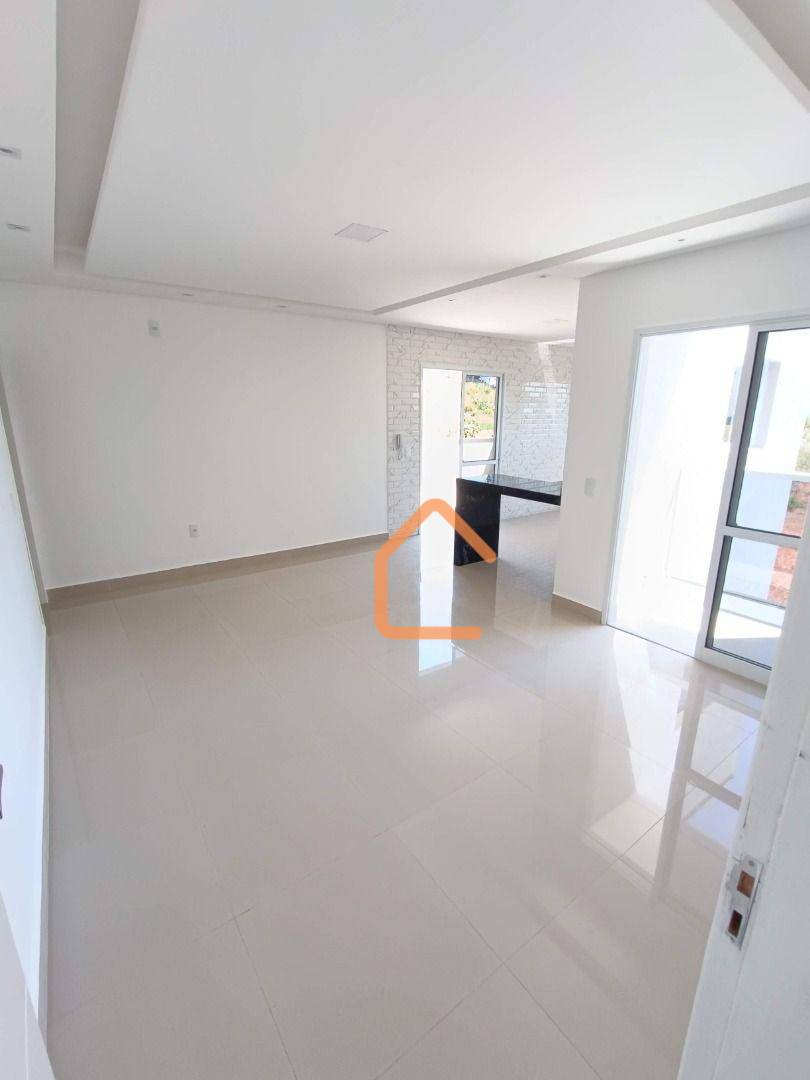 Apartamento à venda com 3 quartos, 111m² - Foto 2