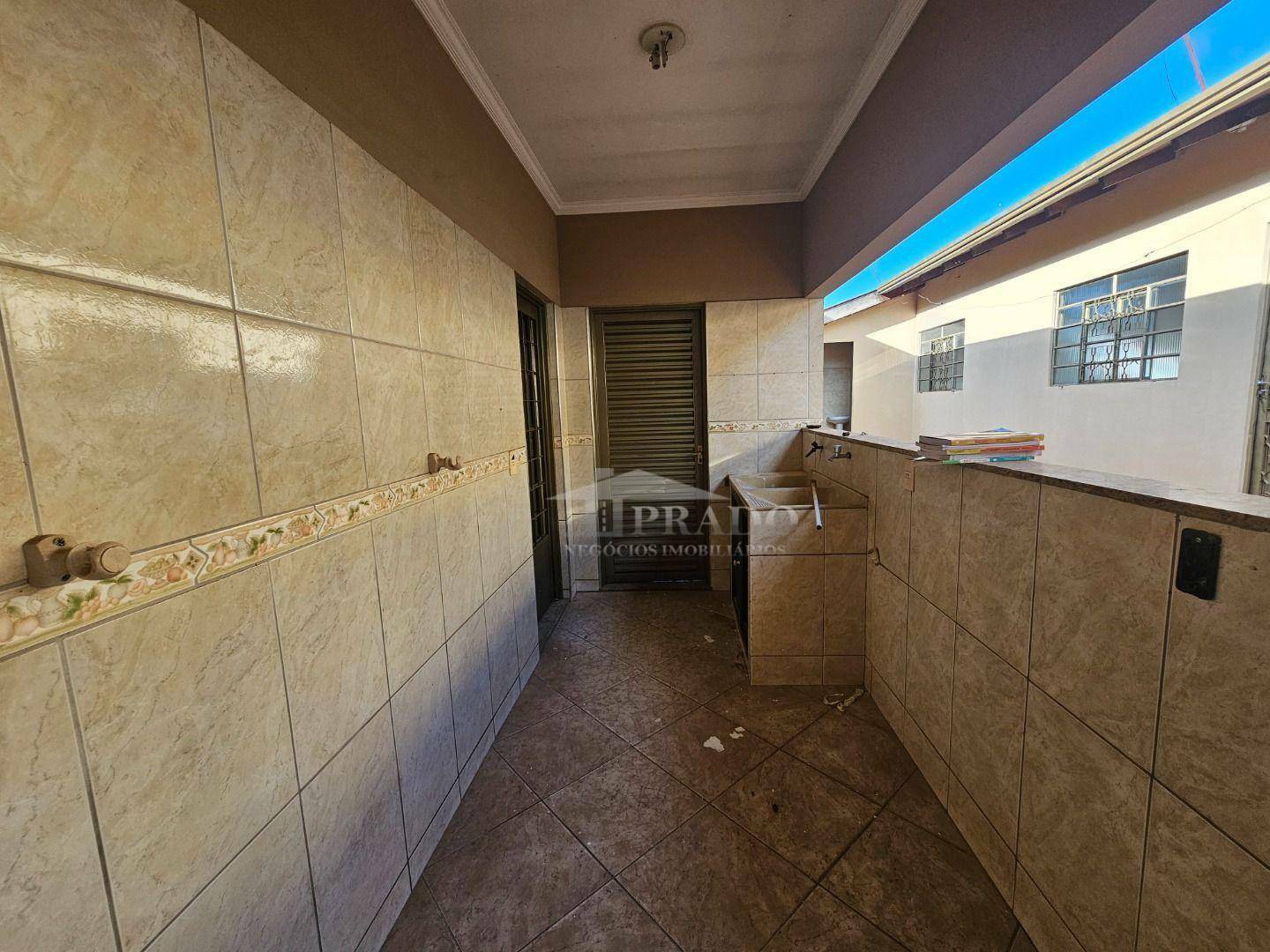 Casa para alugar com 4 quartos, 198m² - Foto 21