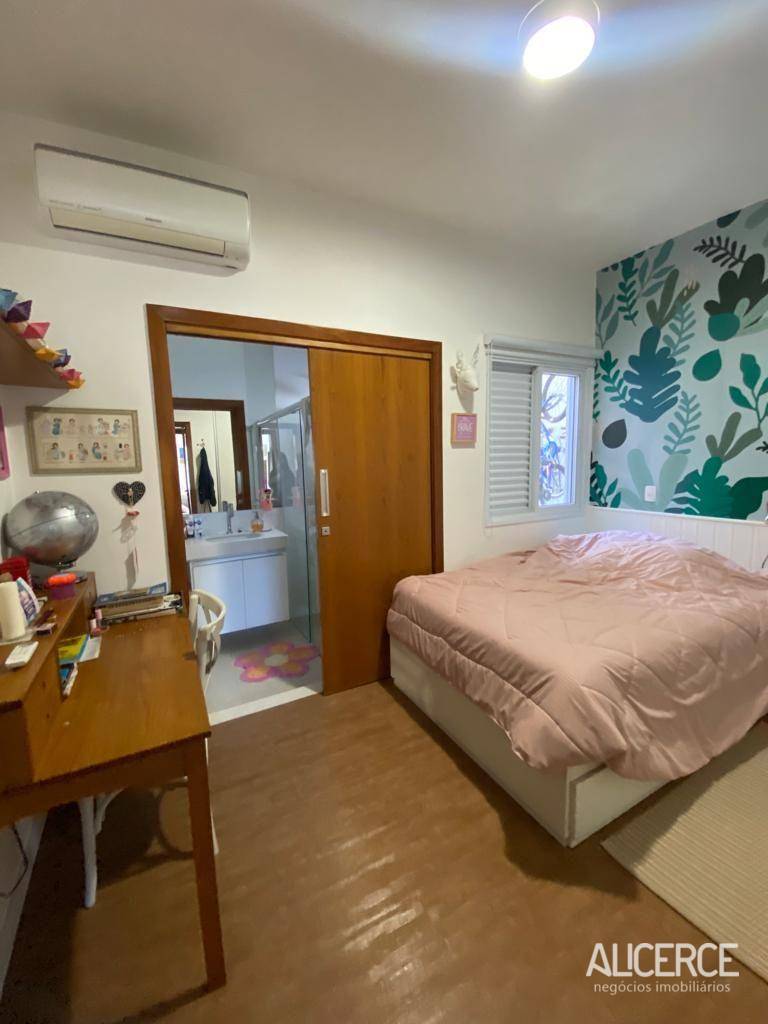 Casa de Condomínio à venda com 3 quartos, 230m² - Foto 18