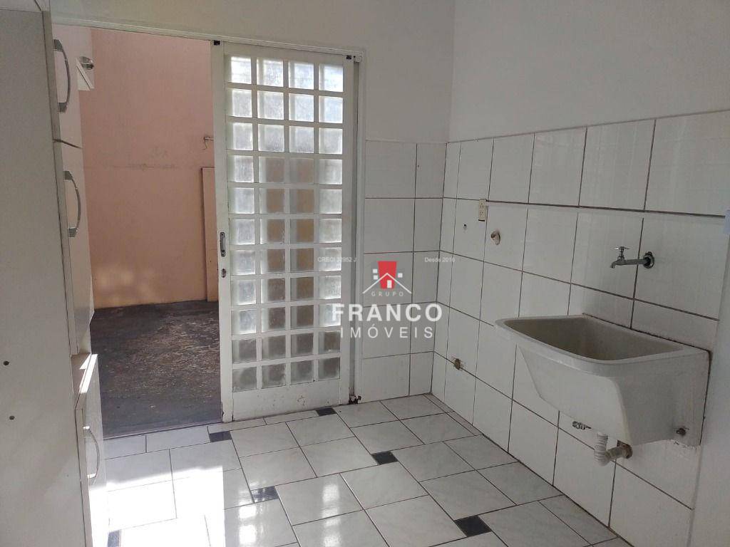 Casa à venda com 3 quartos, 229m² - Foto 26