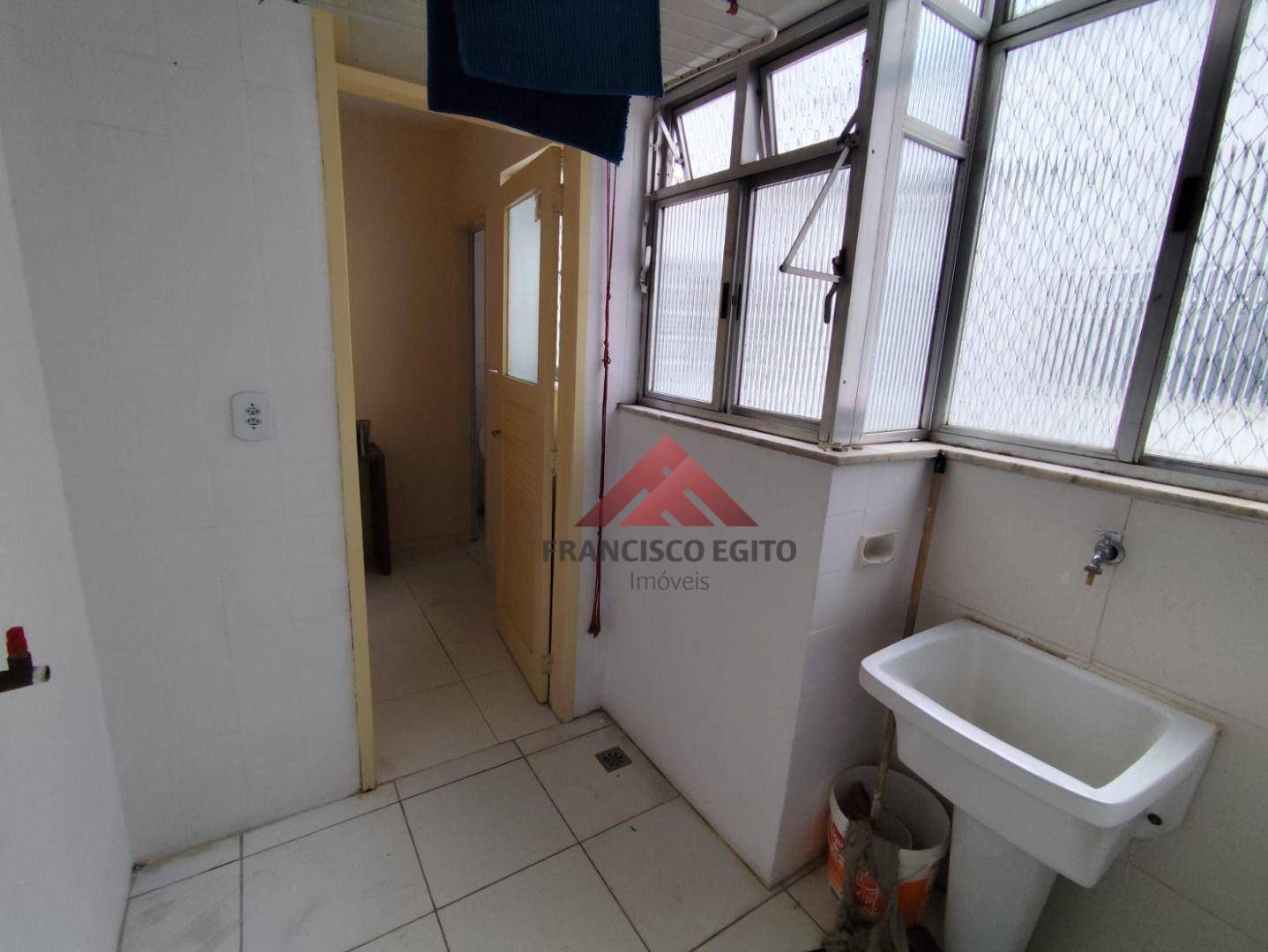 Apartamento para alugar com 2 quartos, 70m² - Foto 14