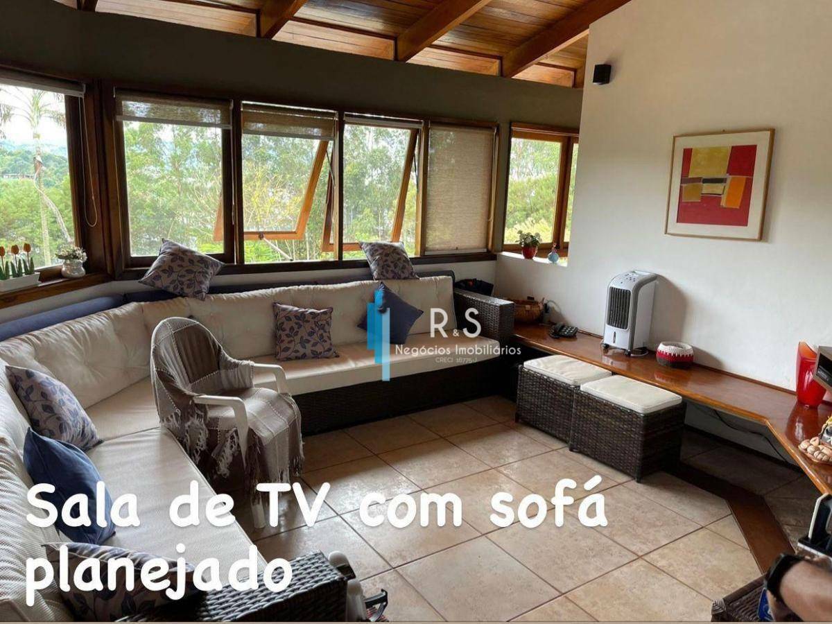 Casa à venda com 6 quartos, 614m² - Foto 2