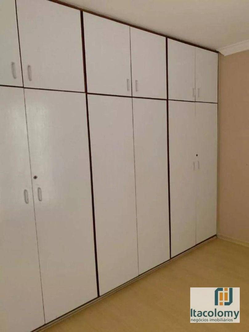 Casa de Condomínio para alugar com 3 quartos, 318m² - Foto 6