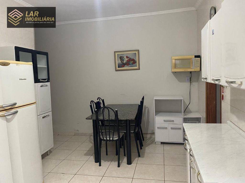 Casa para alugar com 2 quartos, 80m² - Foto 3