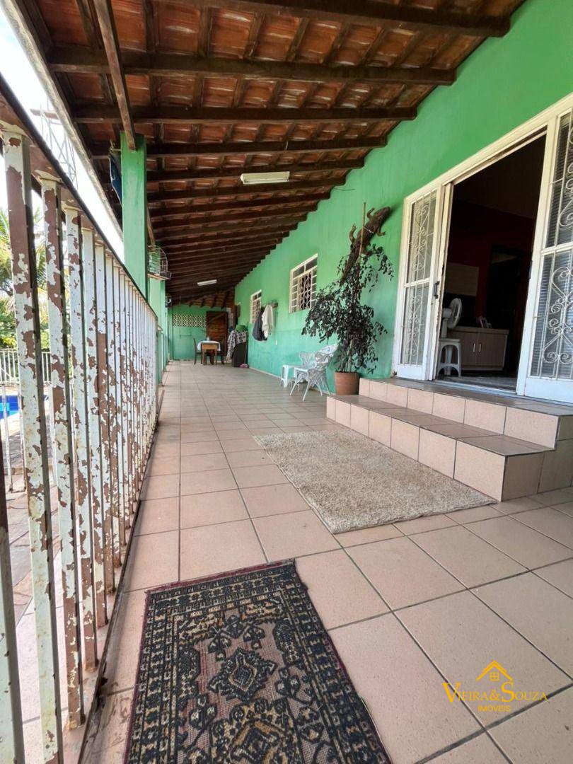 Chácara, 3 quartos, 1305 m² - Foto 3