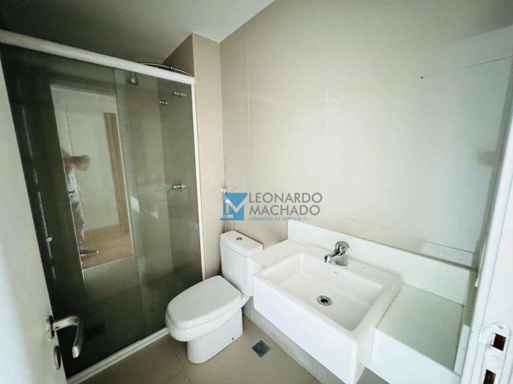 Apartamento à venda com 3 quartos, 217m² - Foto 9