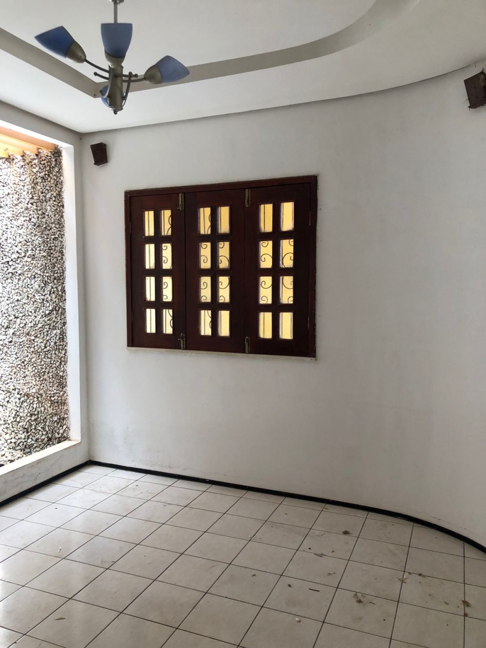 Casa à venda com 2 quartos, 136m² - Foto 1