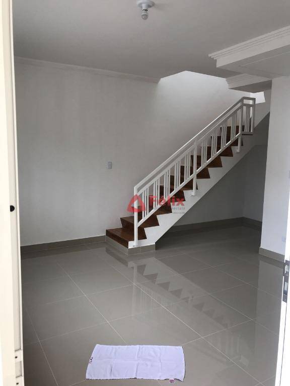 Sobrado à venda com 2 quartos, 90m² - Foto 2