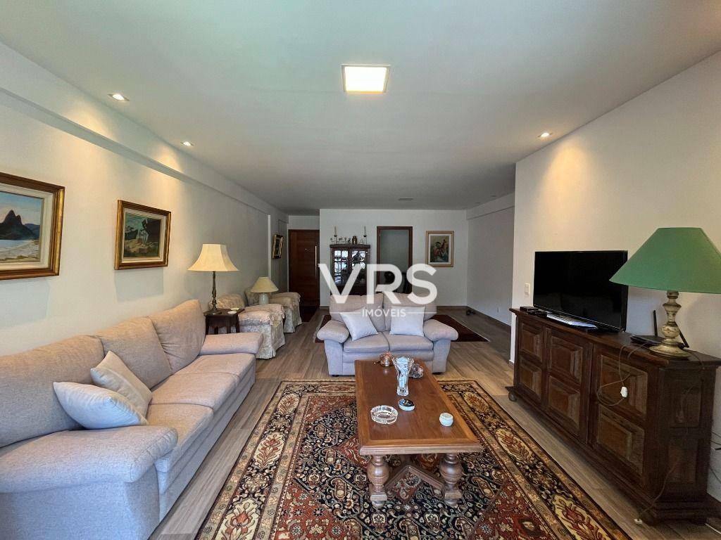 Apartamento à venda com 3 quartos, 138m² - Foto 2