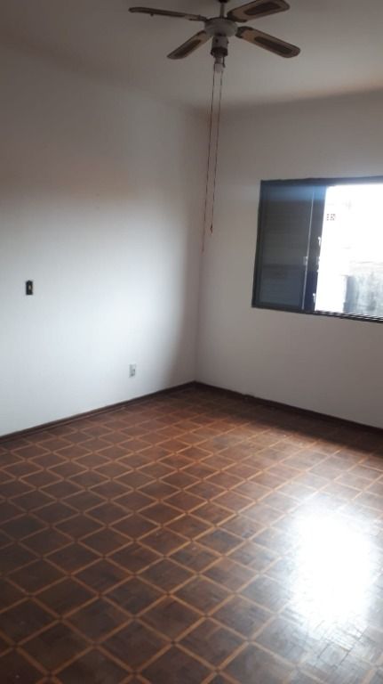 Casa à venda com 3 quartos, 162m² - Foto 5