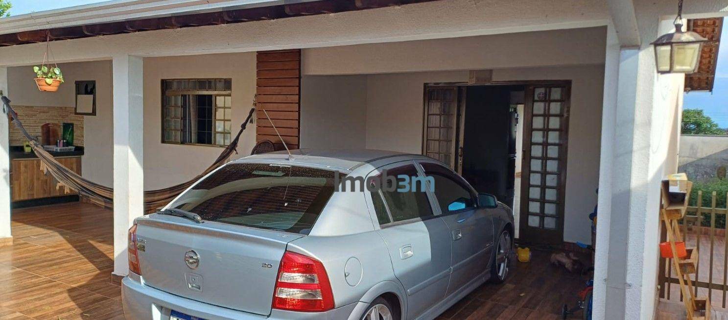 Casa à venda com 3 quartos, 94m² - Foto 2