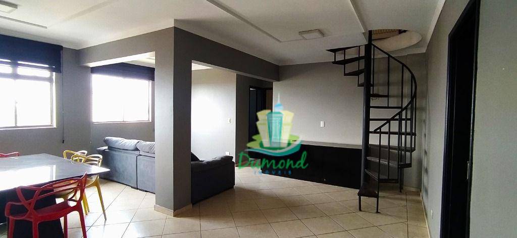 Apartamento para alugar com 3 quartos, 160m² - Foto 2