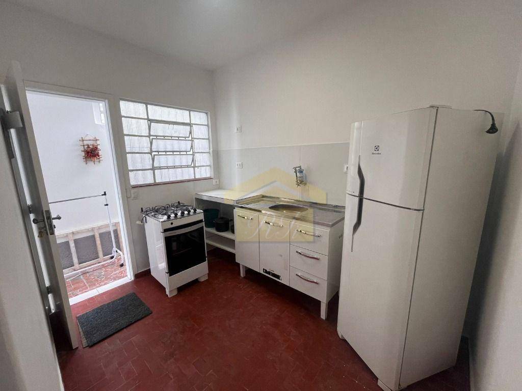 Casa para alugar com 1 quarto, 40m² - Foto 4