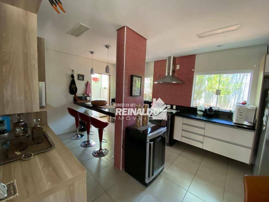 Casa de Condomínio à venda com 4 quartos, 300m² - Foto 13